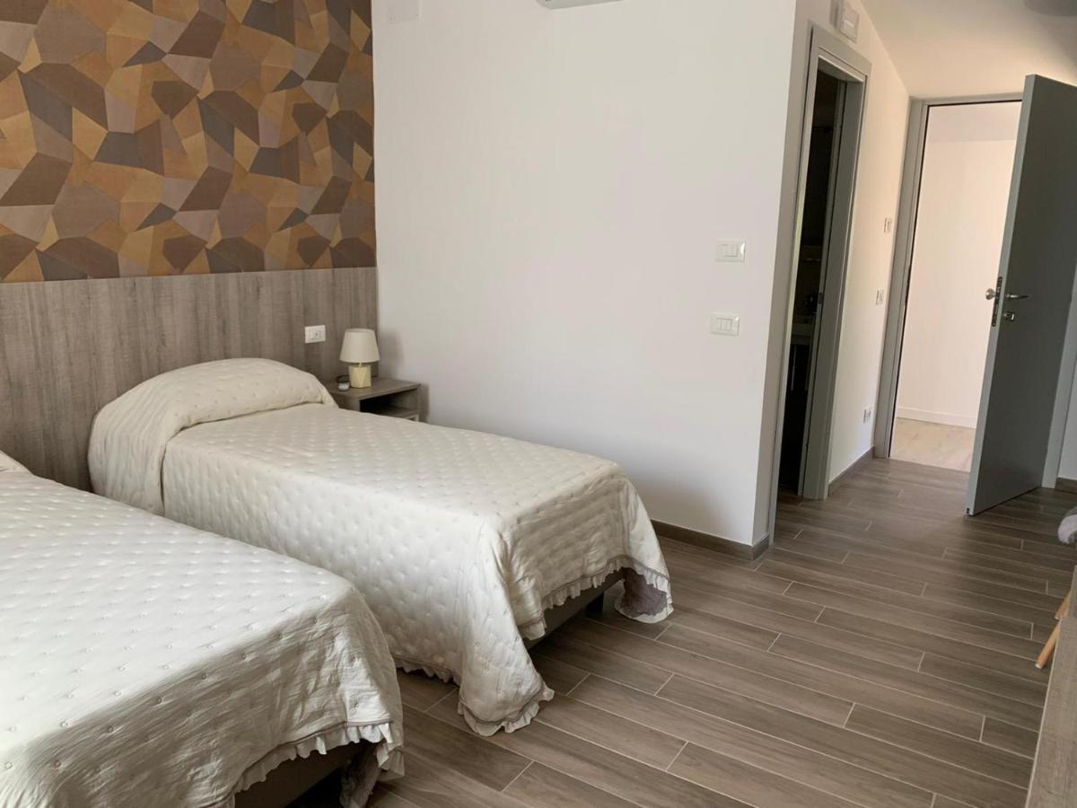 วิลลา ปาตริเซีย เซียนา Bed & Breakfast ภายนอก รูปภาพ