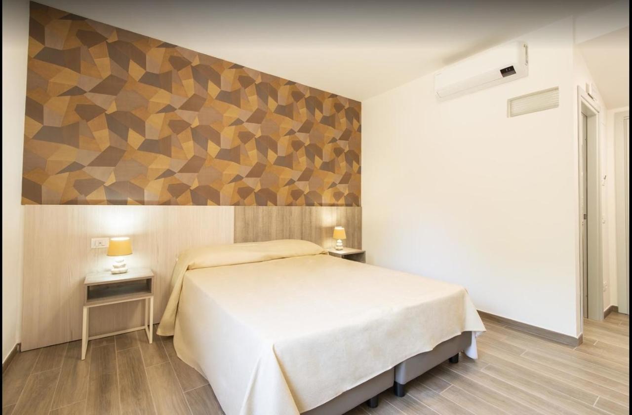 วิลลา ปาตริเซีย เซียนา Bed & Breakfast ภายนอก รูปภาพ