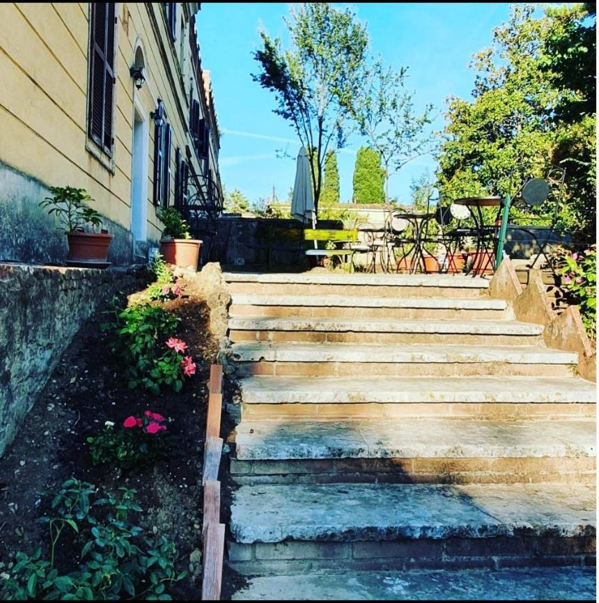 วิลลา ปาตริเซีย เซียนา Bed & Breakfast ภายนอก รูปภาพ